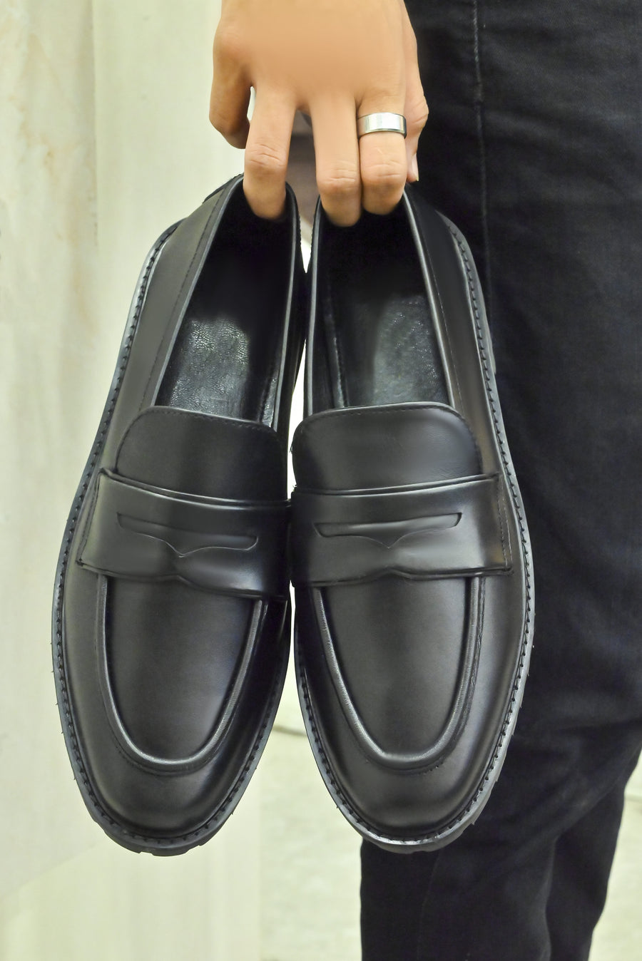 TM-00389 BLACK