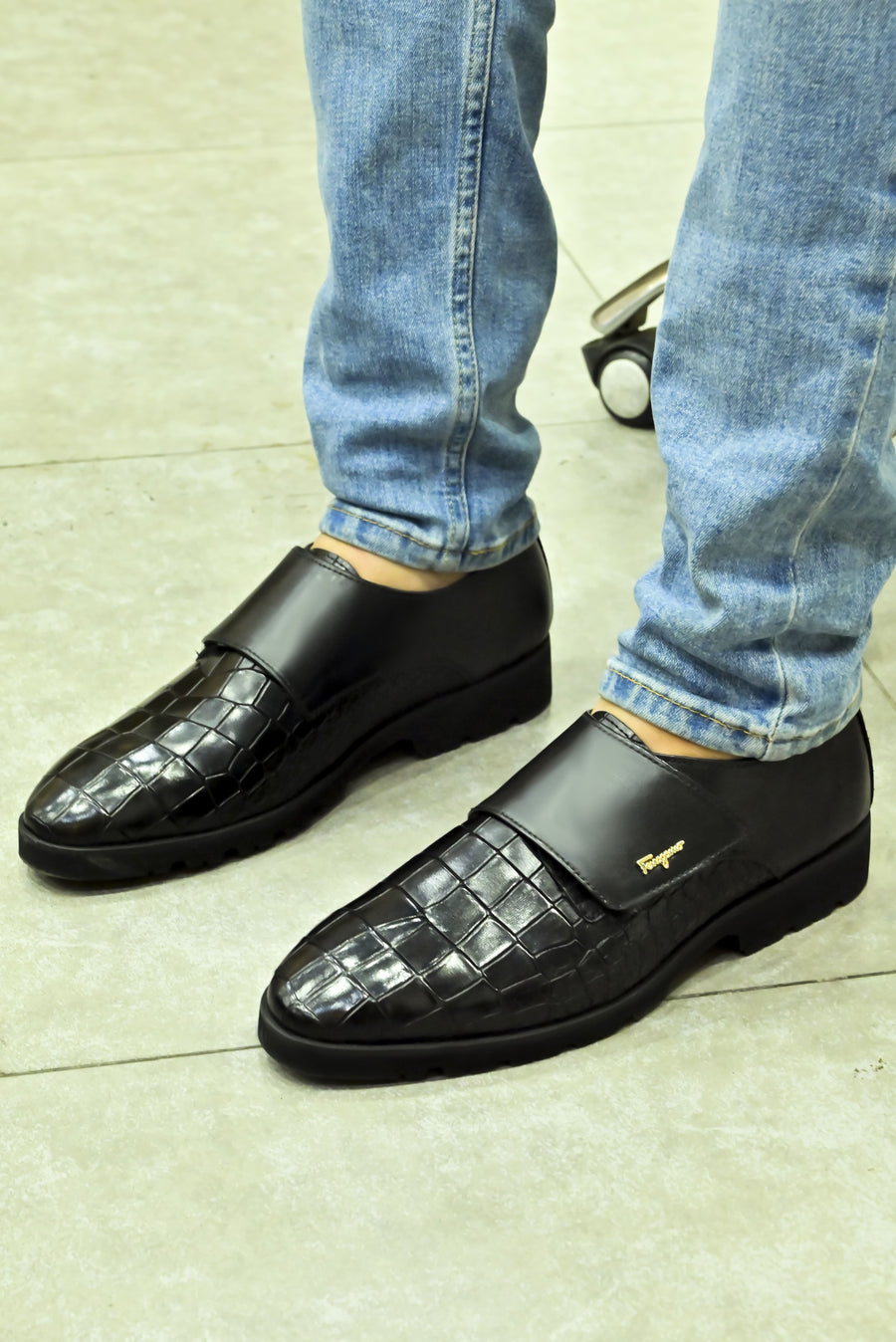 TM-00435 BLACK
