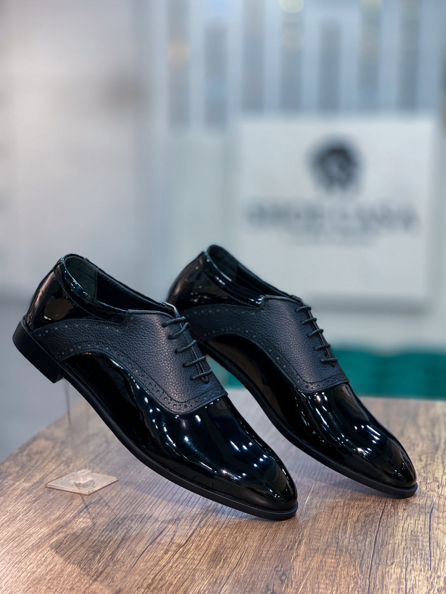 TM-00415 Black patent glossy